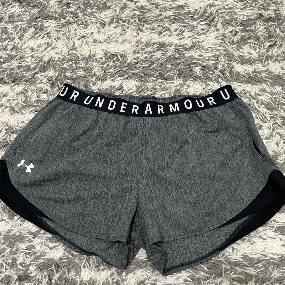 Under Armour Gray and Black Athletic Shorts Moisture-Wicking Mid-Thigh